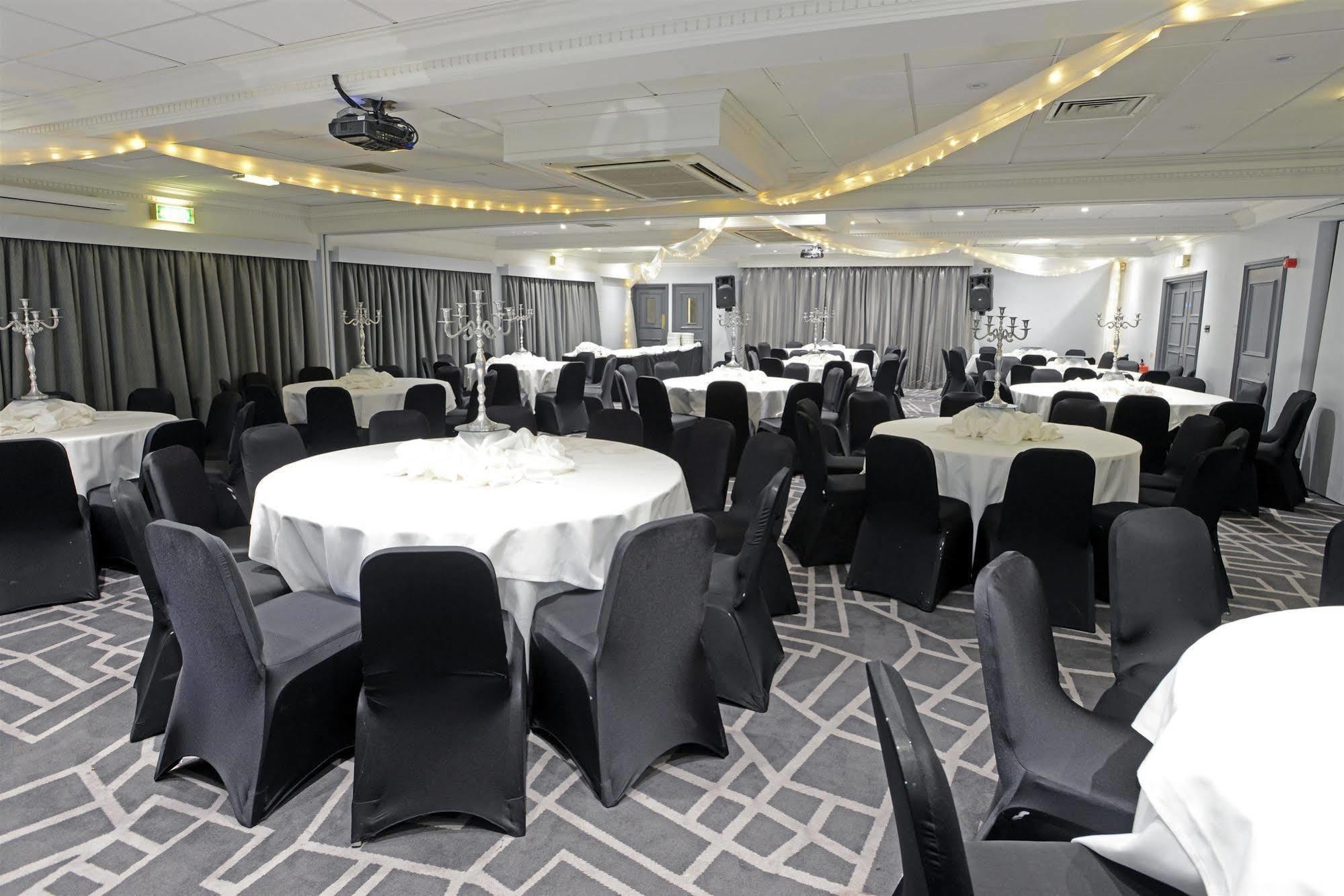 Village Hotel Hull Kingston upon Hull ภายนอก รูปภาพ